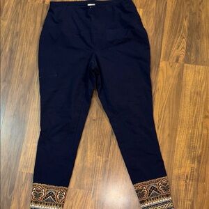 Elegant Navy Leggings with Patterned Cuffs
